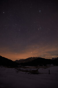 Neujahr, Sternenhimmel mit Milchstraße in Bayern, Deutschland